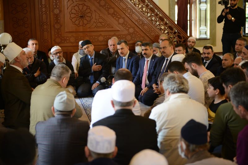BURSA’DA 600 YILLIK GELENEK ‘ERGUVAN BAYRAMI’ YAŞATILIYOR