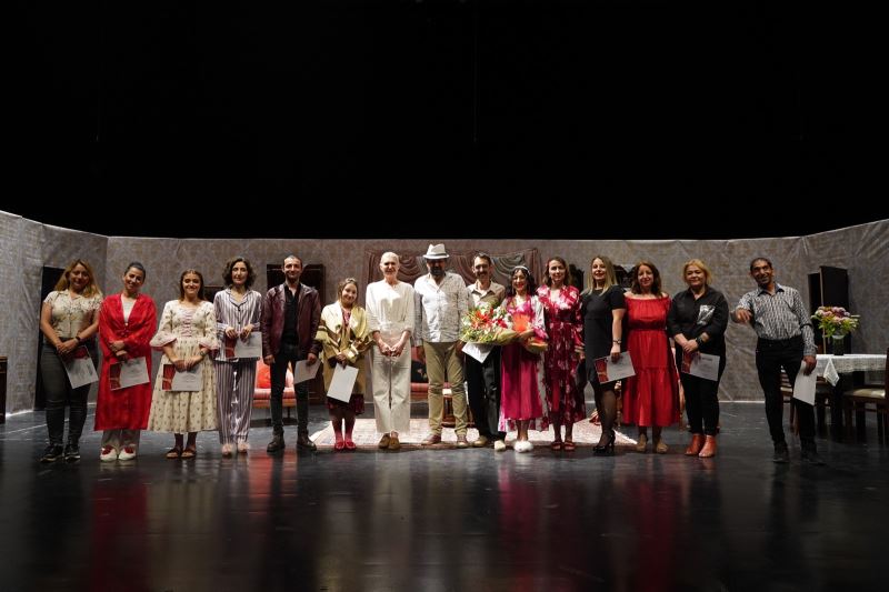 SANAT AKADEMİSİ TİYATRO KULÜBÜ OYUNLARIYLA BÜYÜK BEĞENİ TOPLADI