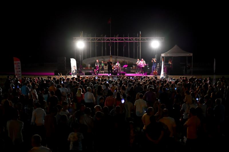 Mersin Büyükşehir’den Erdemli Kurs Merkezi Öğrencileri İçin Konser Etkinliği