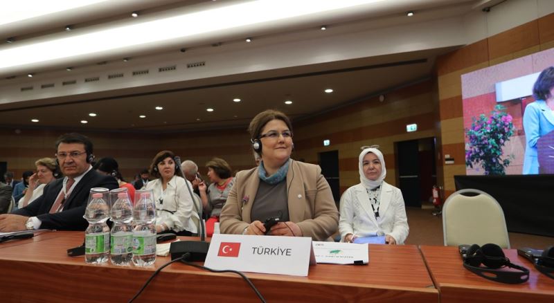 Bakanımız Derya Yanık Roma’da Yaşlanma İle İlgili Ülke Beyanını Sundu