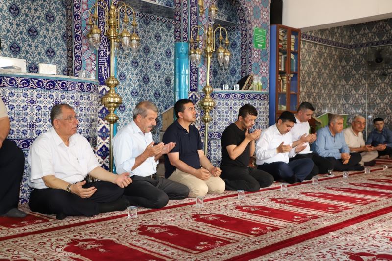Kaymakam / Belediye Başkan V. Mehmet Tunç, Zirek Ailesinin Taziyesine Katıldı.