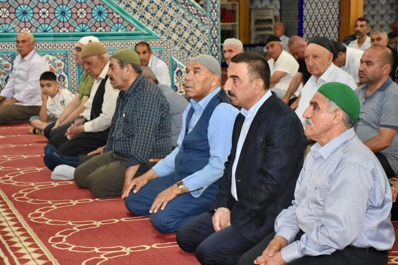 KURBAN KESİM ALANLARINI DENETLEYEN VALİ / BELEDİYE BAŞKAN V.  HACIBEKTAŞOĞLU, VATANDAŞLARLA BAYRAMLAŞTI