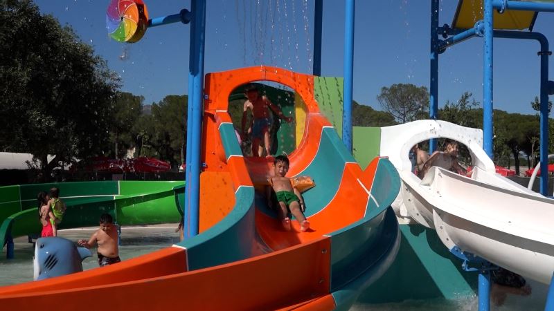 AYDINLI ÇOCUKLAR BAYRAM COŞKUSUNU AQUAPARKTA YAŞADI