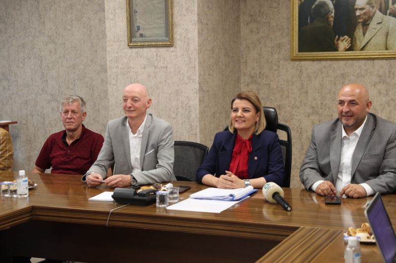 HÜRRİYET, “DAHA SATIN ALMA KREDİSİ Mİ, KİRALAMA KREDİSİ Mİ ONU BİLE BİLMİYORLAR”