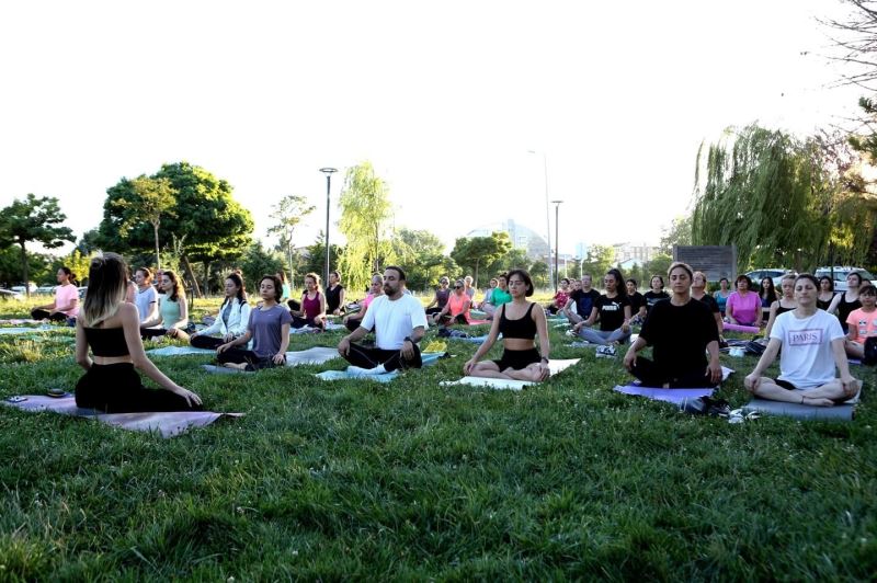 Altınşehir sakinleri yogada buluştu
