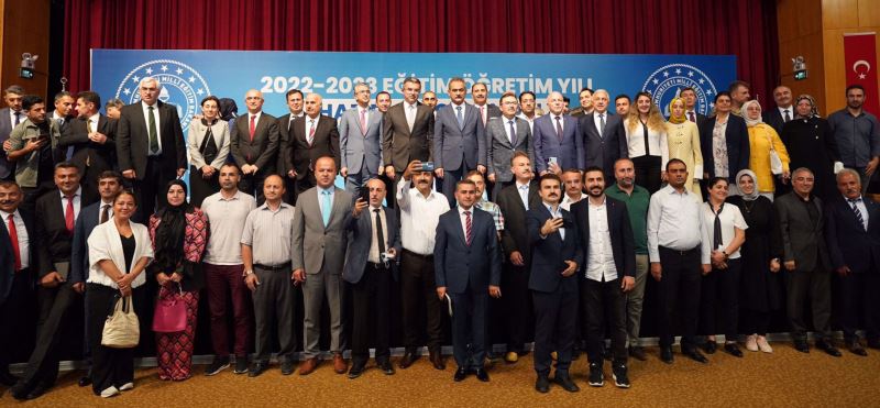 BAKAN ÖZER, 2022-2023 EĞİTİM ÖĞRETİM YILI HAZIRLIKLARI KAPSAMINDA ERZURUM