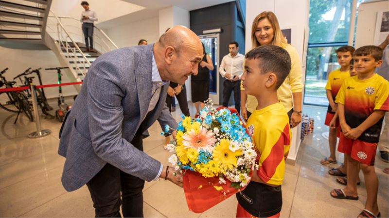 ​Mardinli çocuklar Başkan Soyer’i ziyaret etti