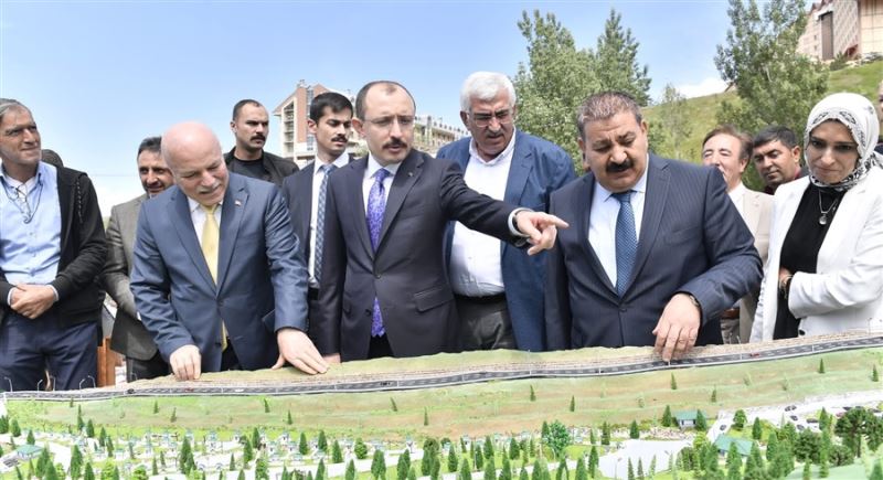 Bakan Muş, Erzurum