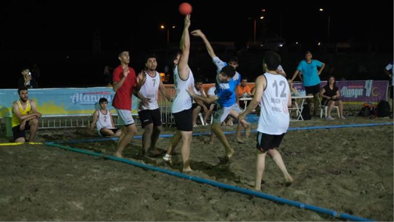 ULUSLARARASI PLAJ HENTBOLU TURNUVASI BAŞLADI