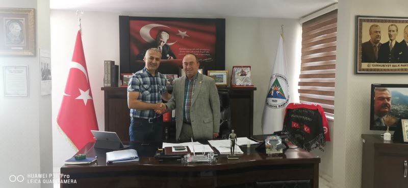 2022 YILIN BAŞ BOĞASI VEFA’NIN HEYKELİ YAPILIYOR