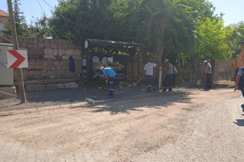 İlçemize bağlı Karahöyük mahallesinde parke çalışmalarımız devam ediyor. Daha güzel İNCESU için çalışıyoruz.