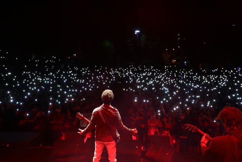 KURTULUŞ GÜNÜ ETKİNLİKLERİNDE BURAY’DAN MUHTEŞEM KONSER