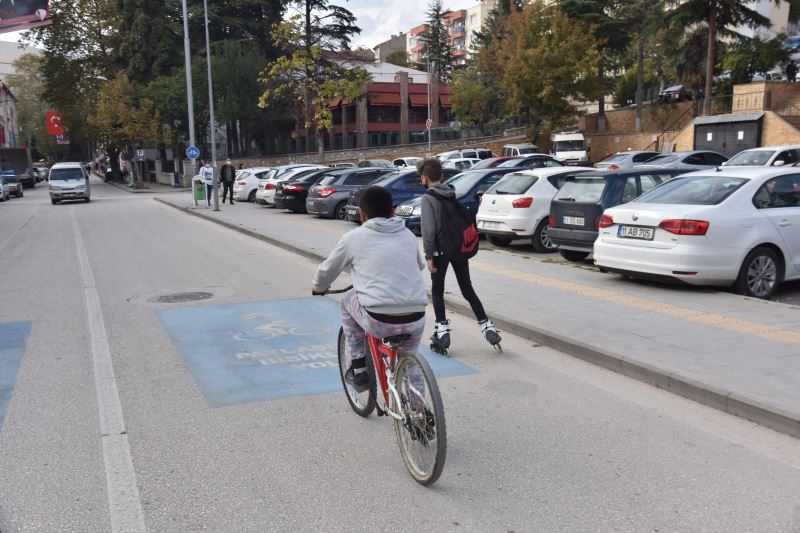 ‘’PAYLAŞIMLI BİSİKLET YOLU’’ İLE BİSİKLETLİLERE YOL AÇIYORUZ