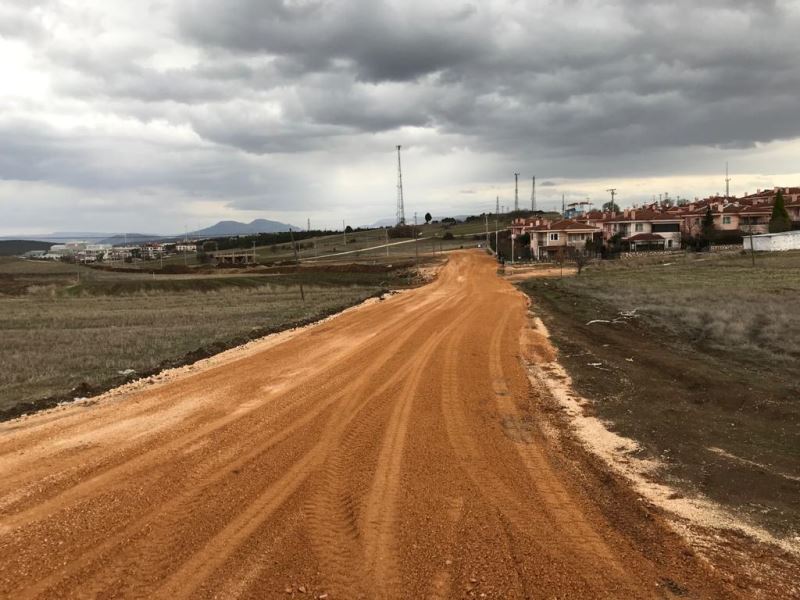 BAŞKAN ŞAHİN SİTE SAKİNLERİNİN YOL TALEBİNİ ÇÖZÜME KAVUŞTURDU