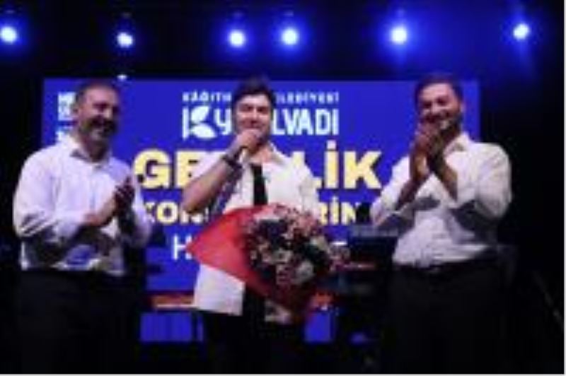 YEŞİL VADİ GENÇLİK KONSERLERİ MUSTAFA CECELİ İLE DEVAM ETTİ