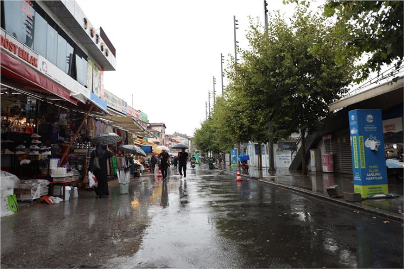 Sağlam altyapıyla buluşan Katlı Pazar esnafından Başkan Yüce’ye teşekkür
