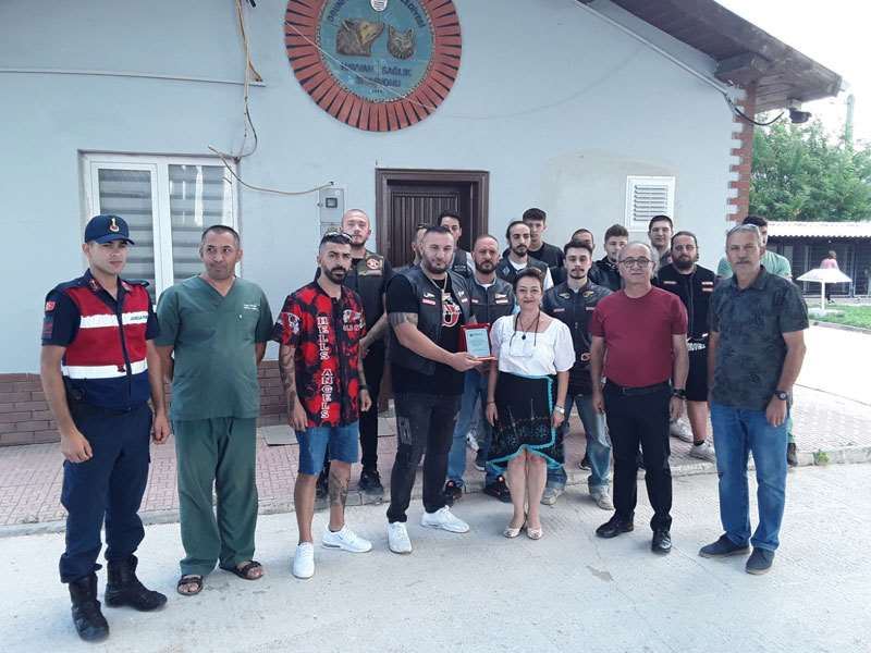 HELLS ANGELS MC OLD CİTY MOTOSİKLET KULÜBÜ’NDEN HAYVAN SAĞLIĞI MERKEZİ’NE MAMA BAĞIŞI