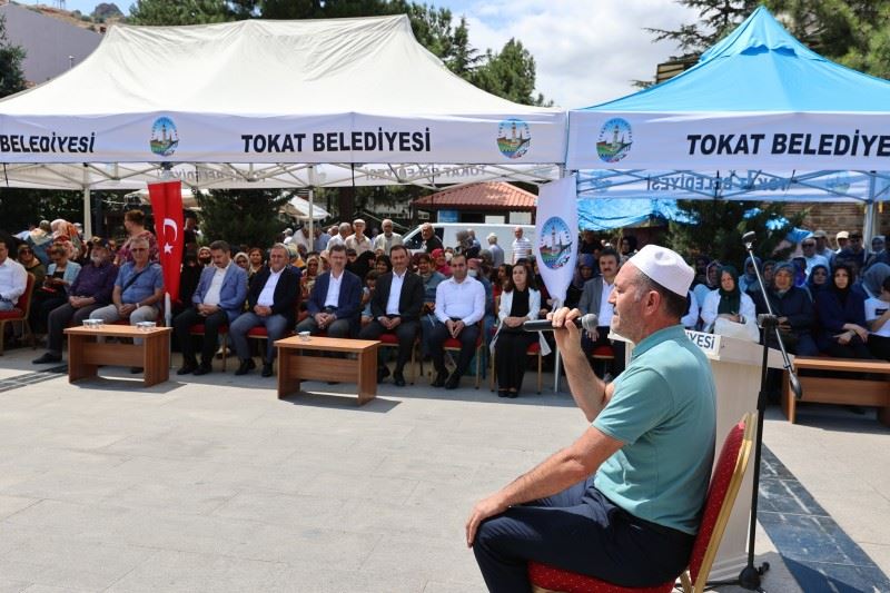 TOKAT BELEDİYESİ AŞURE BEREKETİNİ 10 BİN KİŞİYLE PAYLAŞTI