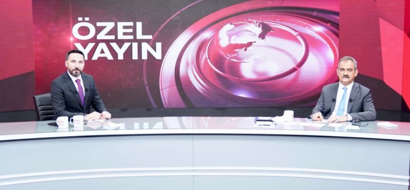 BAKAN ÖZER, BENGÜ TÜRK