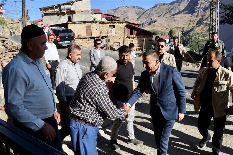 VALİ/BELEDİYE BAŞKAN V.  HACIBEKTAŞOĞLU, ŞEHİT TEĞMEN ÖMER BAĞRA’NIN AİLESİNE TAZİYE ZİYARETİNDE BULUNDU