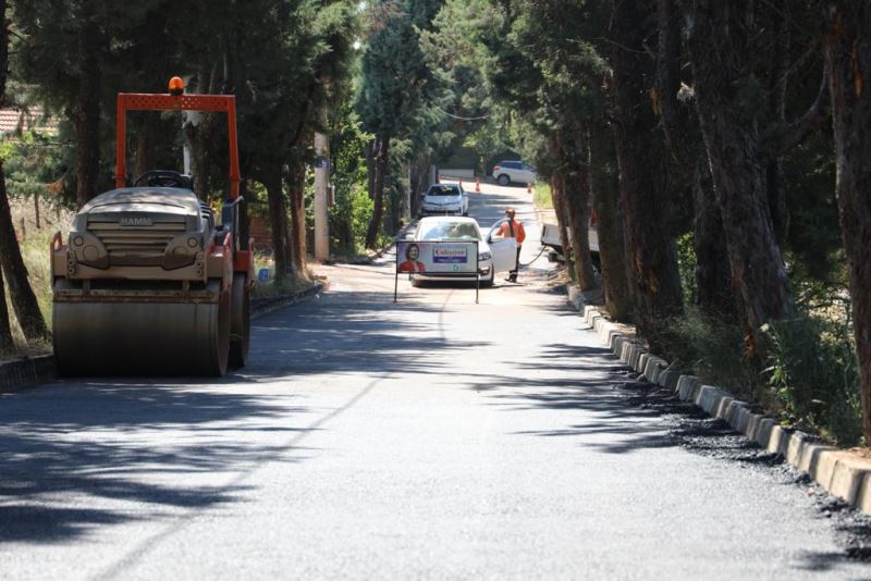 İZMİT BELEDİYESİ TÜYSÜZLER’DE YOLLARI KONFORA KAVUŞTURUYOR
