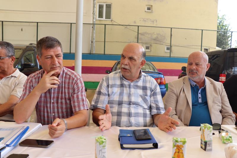 İZMİT BELEDİYESİ YÖNETİCİLERİ AKMEŞE CUMHURİYET’TE ÇALIŞMALARI İNCELEDİ, VATANDAŞI DİNLEDİ