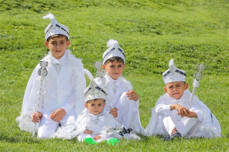 Yenimahalle’nin Minik Beyleri Sünnet Şöleni’nde Buluştu