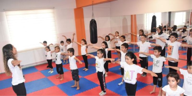 Belediyemiz Tesislerinde Jimnastik Öğreniyorlar