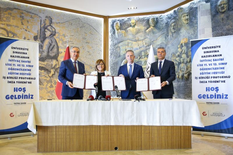 GAZİANTEP BÜYÜKŞEHİR’DEN 11 VE 12’NCİ SINIF ÖĞRENCİLERİNE YILLIK 1200 TL MADDİ DESTEK