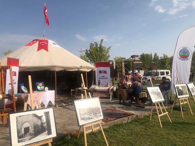 SİİRT BELEDİYESİ, AHLAT’TA YÖRESEL ÜRÜNLERİ SERGİLEDİ