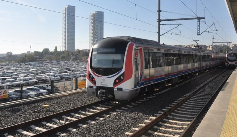 ULAŞTIRMA VE ALTYAPI BAKANLIĞI AÇIKLADI: HAFTA SONU MARMARAY SEFERLERİ SAAT 01.30’A KADAR UZATILDI