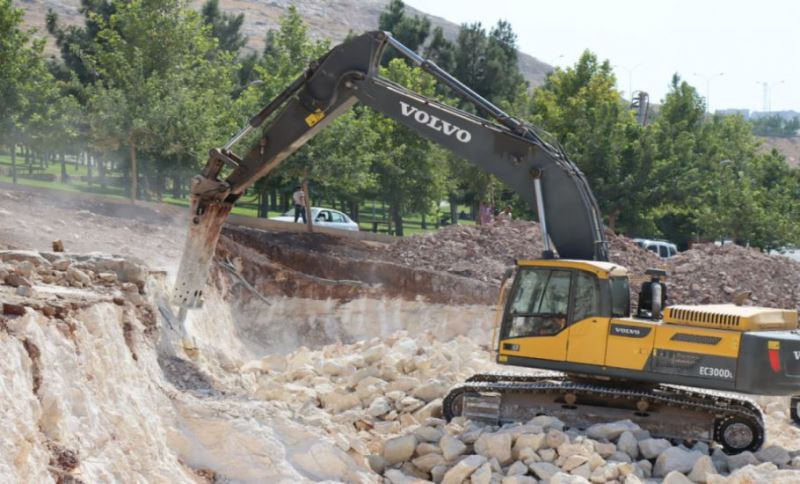 Karabağ Kardeşlik Parkında 2. Etap Çalışması Devam Ediyor