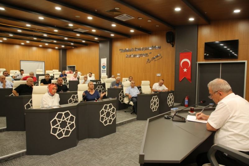 İLKADIMLI MUHTARLARLA BİR ARAYA GELDİ SORUNLARI DİNLEDİ
