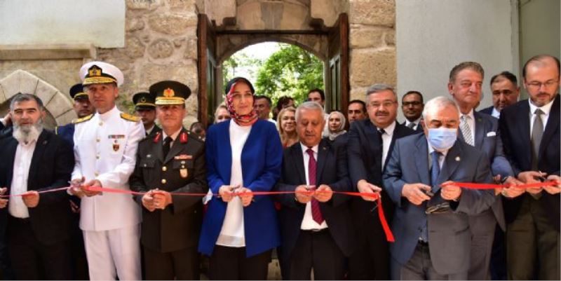 ETHEM TEM FOTOĞRAF SERGİSİ TAŞ MEDRESE´DE AÇILDI
