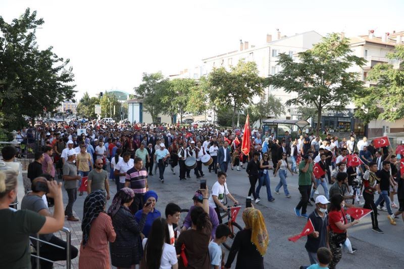 FESTİVAL KORTEJİNE BİNLERCE KİŞİ KATILDI