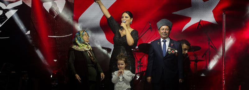 ZARA HEMŞEHRİLERİ İLE BULUŞTU