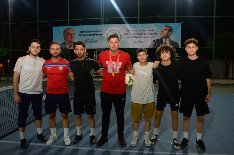 AYAK TENİSİ TURNUVASINDA ŞAMPİYONLAR B ELLİ OLDU