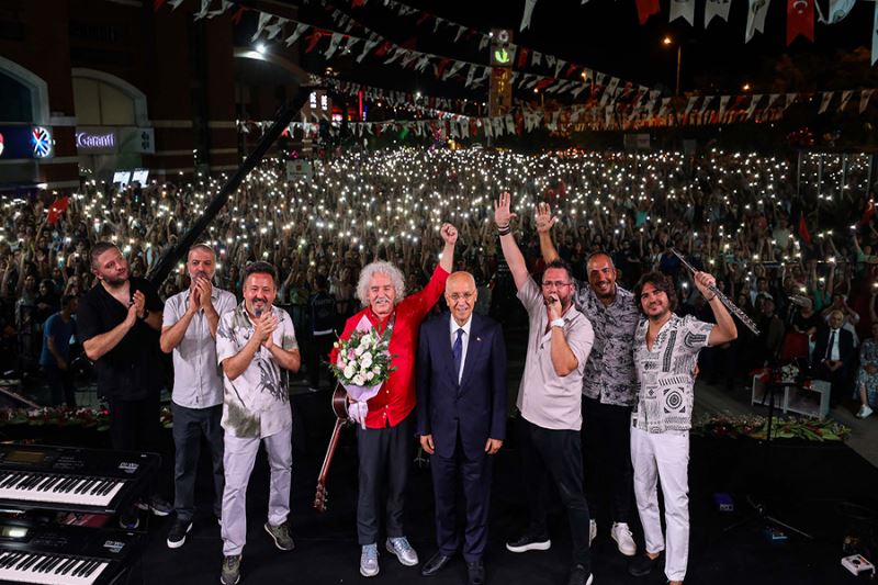 Yenimahale’de 100. Yıl Coşkusu