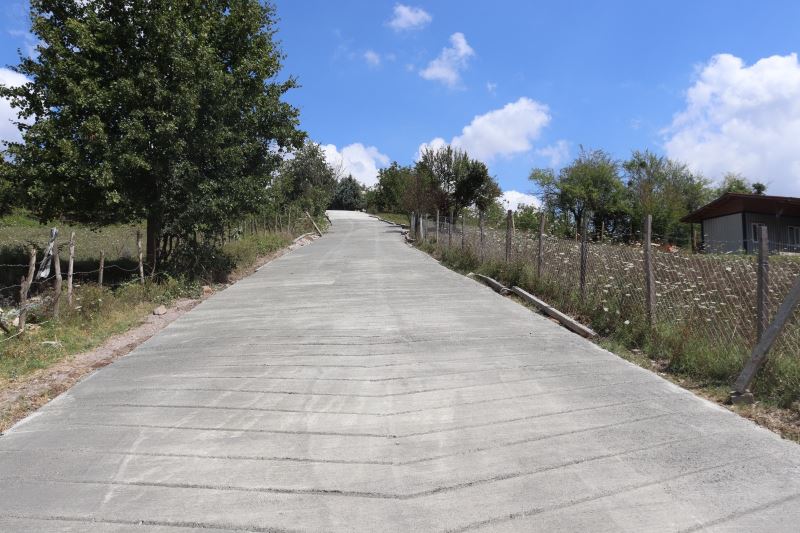 İZMİT BELEDİYESİNDEN ZEYTİNBURNU’NA YENİ BETON YOL