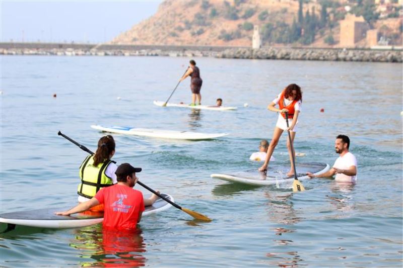 ENGELLİ BİREYLER SUP BOARD YAPARAK MORAL BULDU