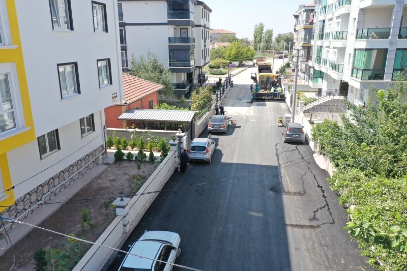 MEHMET AKİF ERSOY MAHALLESİ SICAK ASFALTLA KAPLANIYOR