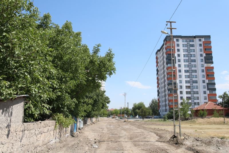 BAŞKAN ÇOLAKBAYRAKDAR; “SEYRANİ ’DE DE DÖNÜŞÜM YOĞUN BİR ŞEKİLDE DEVAM EDİYOR”