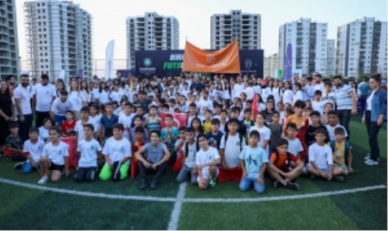 Uyanış Gençlik yeteneklerini sergiledi