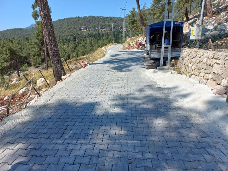 BEYCİK MAHALLESİ ÇALBALI MEVKİSİNDE PARKE TAŞI DÖŞEME ÇALIŞMALARI TAMAMLANDI