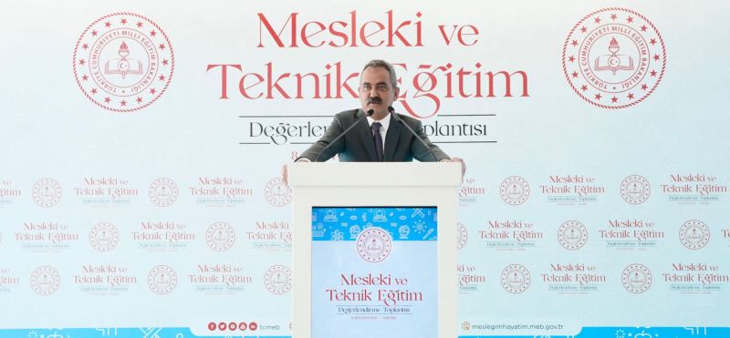 BAKAN ÖZER, TÜRKİYE