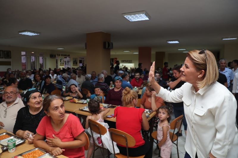 BAŞKAN HÜRRİYET, ÇAYIROVA’DA CANLARIN İFTAR SOFRASINA KONUK OLDU