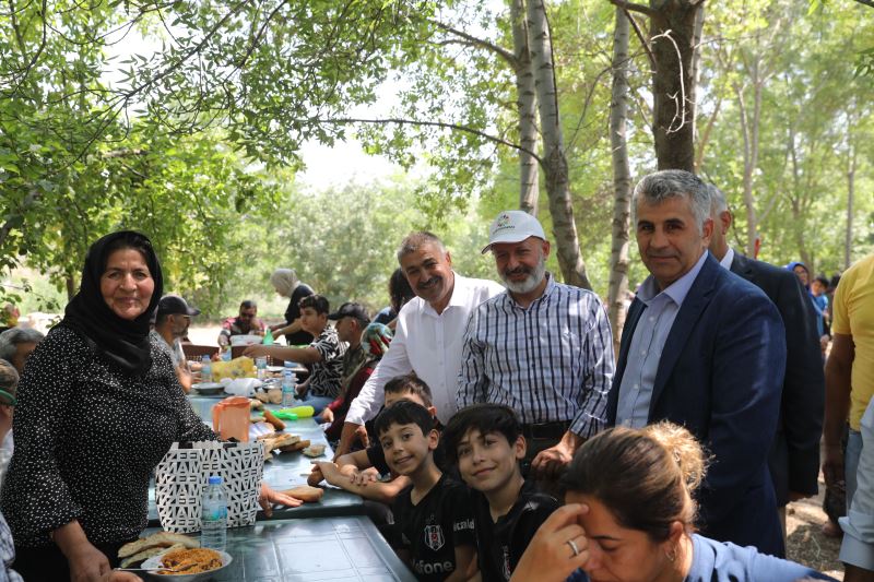 BAŞKAN ÇOLAKBAYRAKDARDAN ŞENLİK TADINDA BULUŞMA