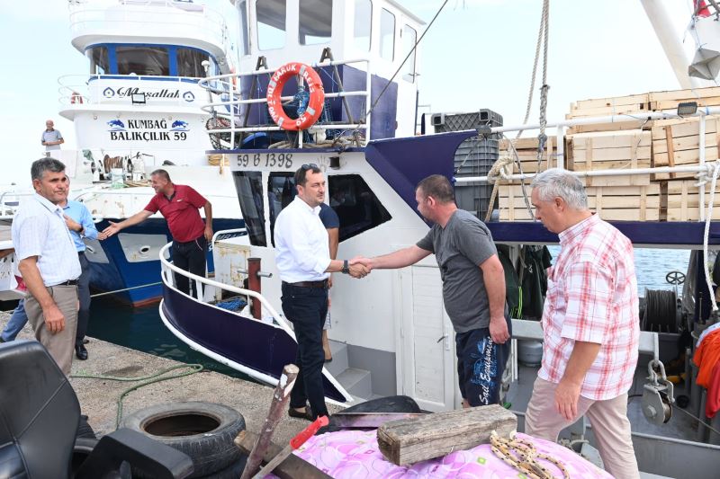 Başkan Yüksel av yasağı sona eren balıkçıları ziyaret etti