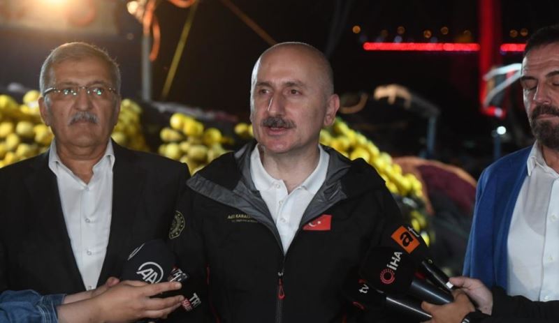 ULAŞTIRMA VE ALTYAPI BAKANI KARAİSMAİLOĞLU, BALIKÇILARLA BİRLİKTE “VİRA BİSMİLLAH” DEDİ