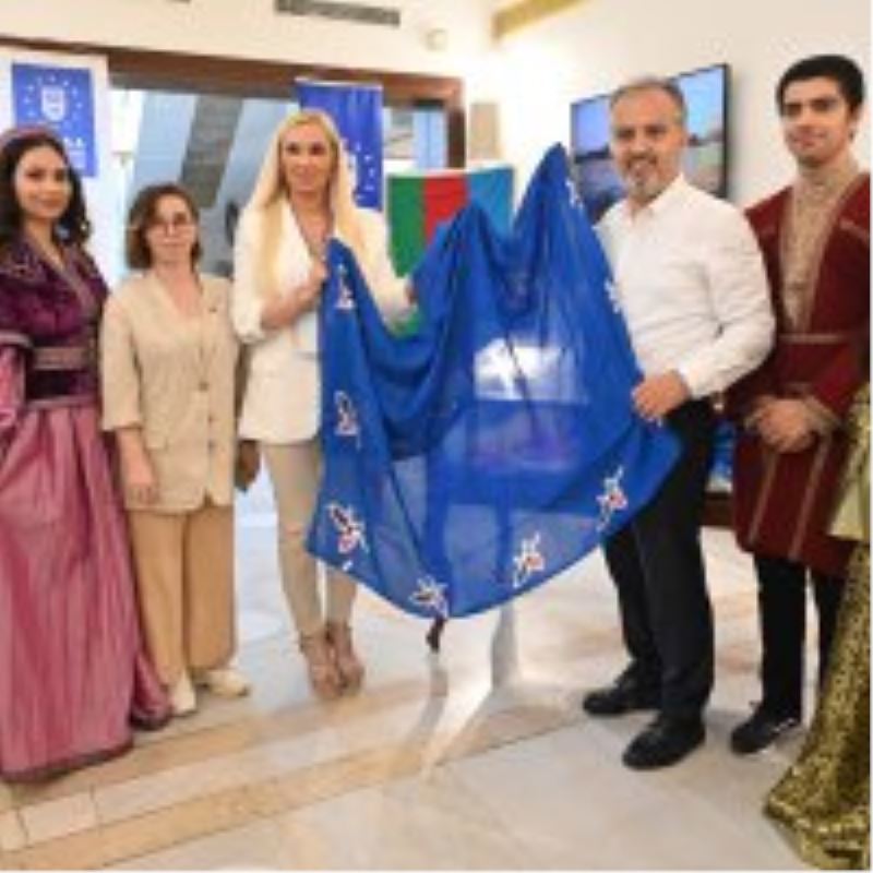 İpeksi festival koza alımıyla başladı